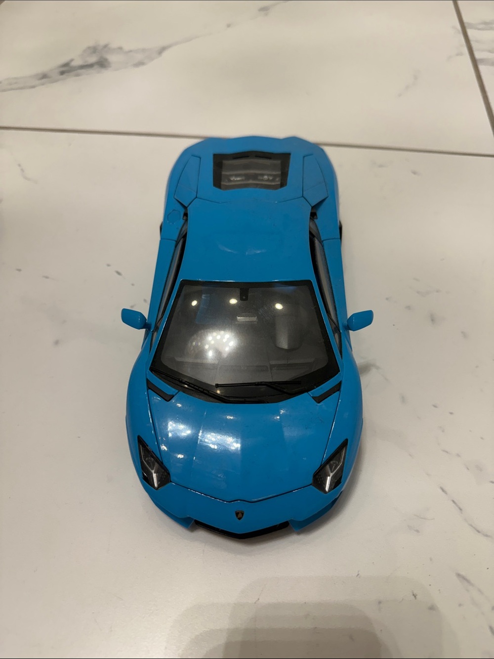 Bburago Lamborghini Aventador LP700-4 1:18 Blue Diecast Model Ca